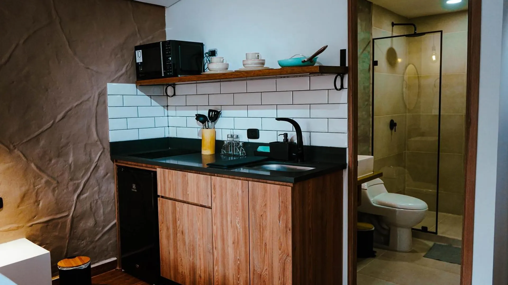 Stadium Home Shelter Medellin Homestay